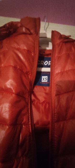 Czerwona kamizelka z croppa