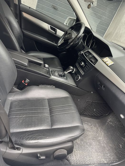 Mercedes-Benz C- Class