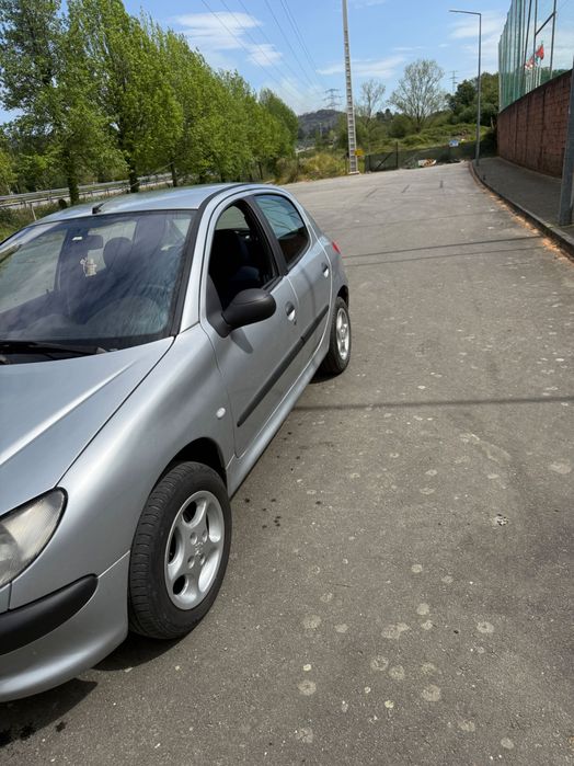 Vendo carro Peugeot