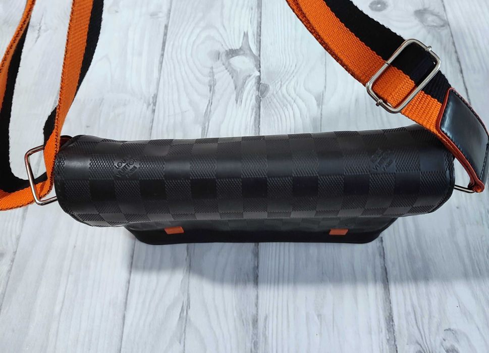 Męska torebka listonoszka LV