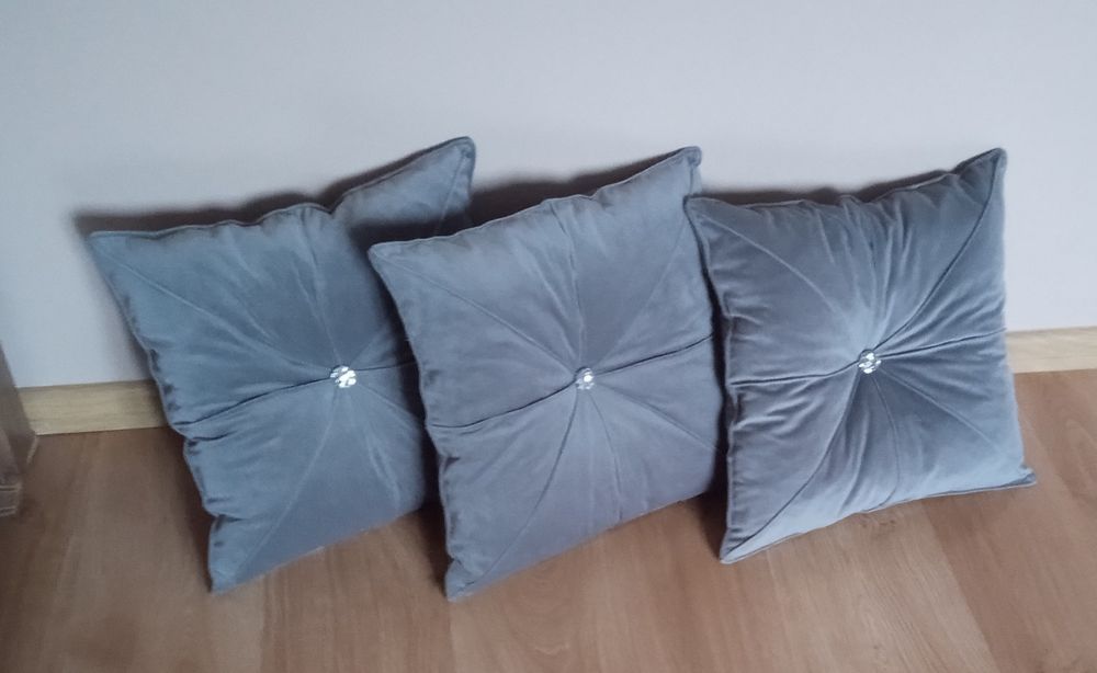 Szare poduszki dekoracyjne