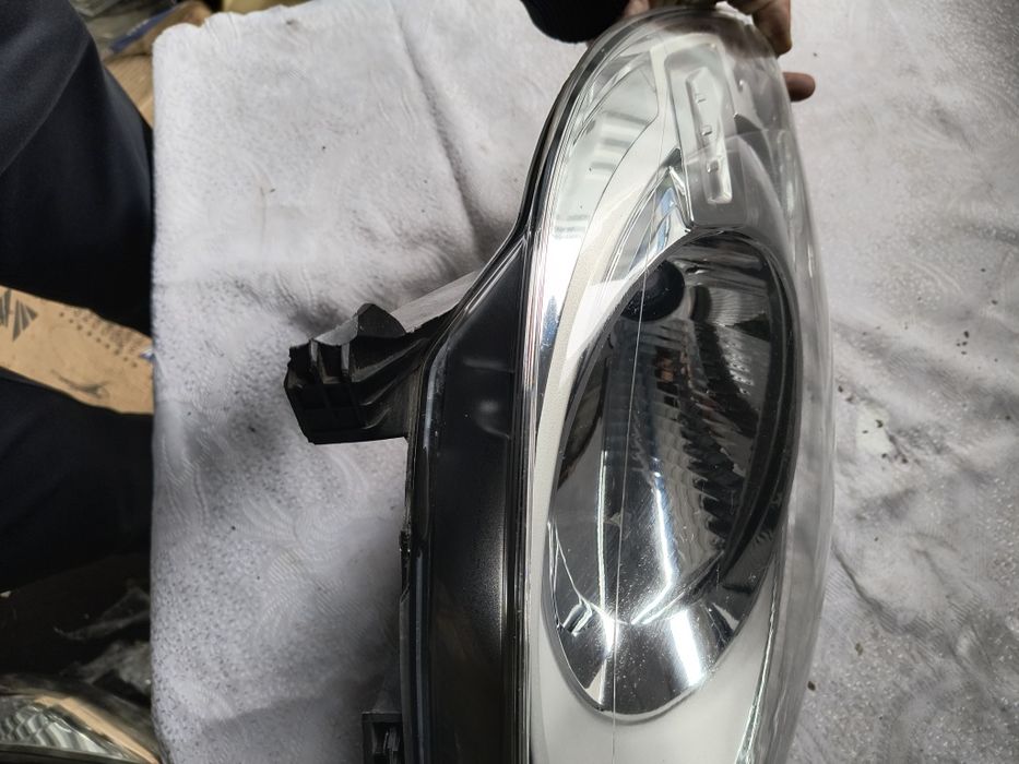 Lampa prawa Peugeot 108 Europa reflektor przedni
