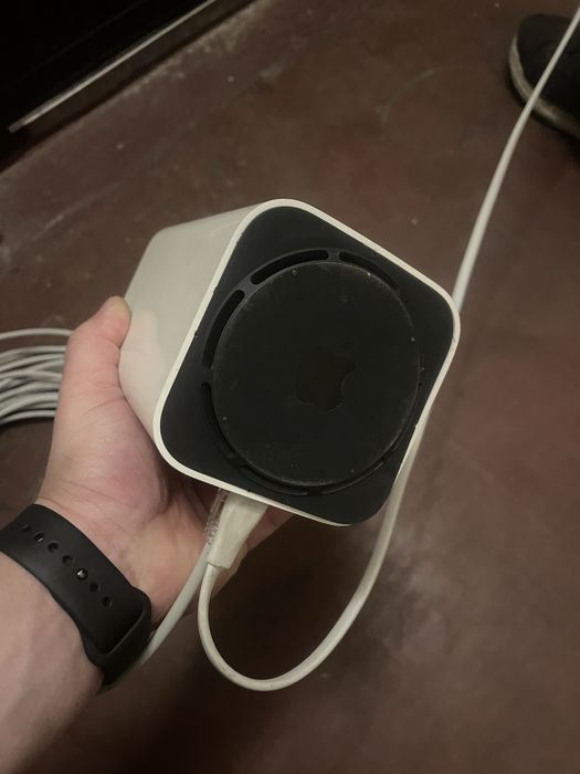 Роутер Apple AirPort 2TB