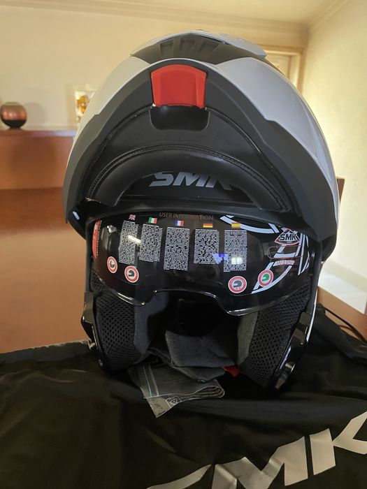 Capacete de moto SMK NOVO, a estrear