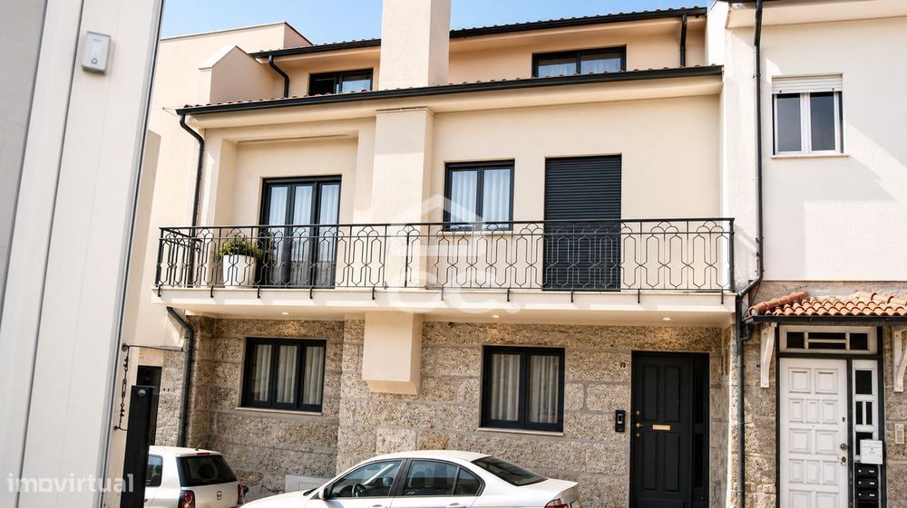 Moradia T4 Renovada em Creixomil – Guimarães