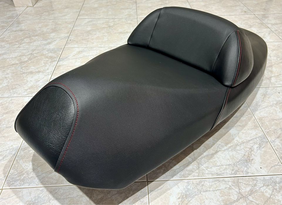 Banco Mota SYM GTS Evo 125 velho por novo