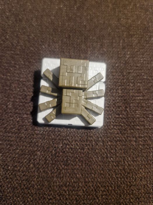 Figurki minecraft kinder joy