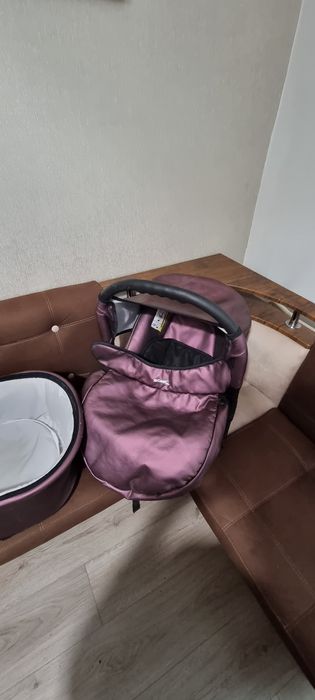 Продам коляску 3 в 1