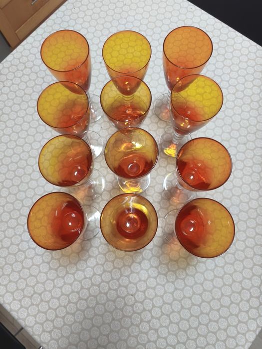 Conjunto de 12 copos de vinho