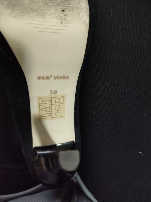 Buty na obcasie że skóry