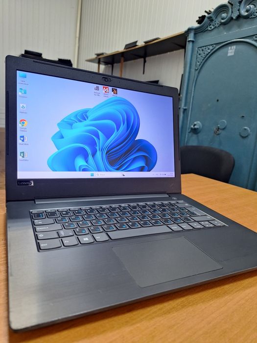 Lenovo V330-14IKB i5-8250U DDR4 8Gb SSD 256Gb Full HD IPS