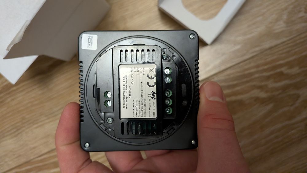 Regulator pokojowy bezprzewodowy tech sinum R-8PZ PLUS