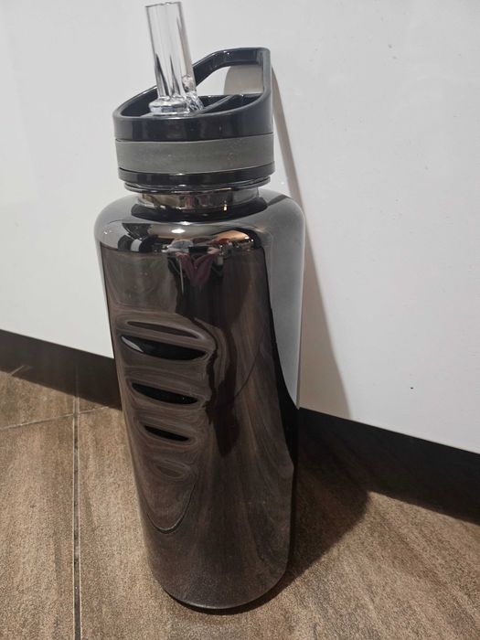 Butelka bidon z chowanym ustnikiem