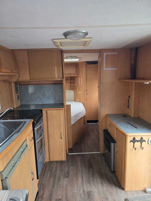 Caravana inglesa Lexon duplo rodado