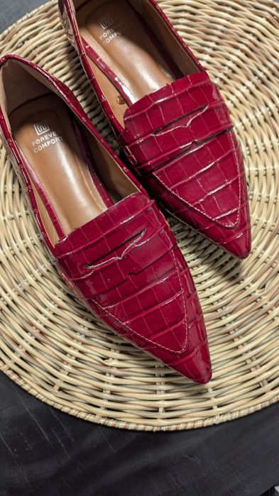 Червоні лофери з гострим носком Forever Comfort