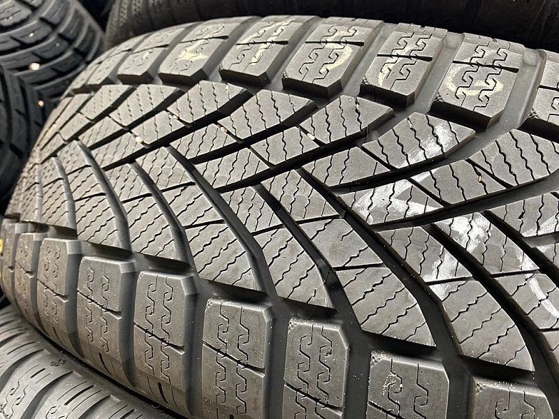 215/65r17 Falken Winter HS02_8mm_2szt_(462)