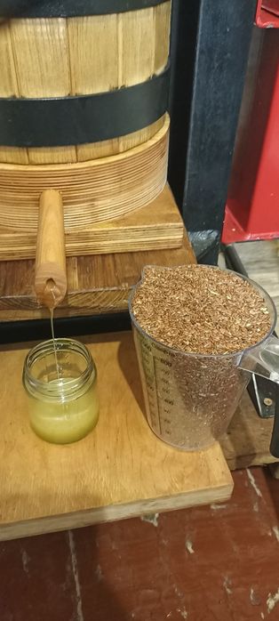 Олія сиродавлена лляна ,олія льону ,олія з насіння льону