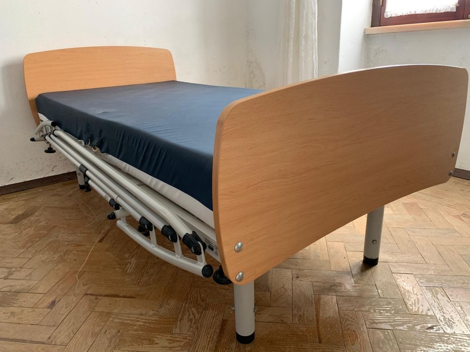 Cama articulada com colchão anti escaras