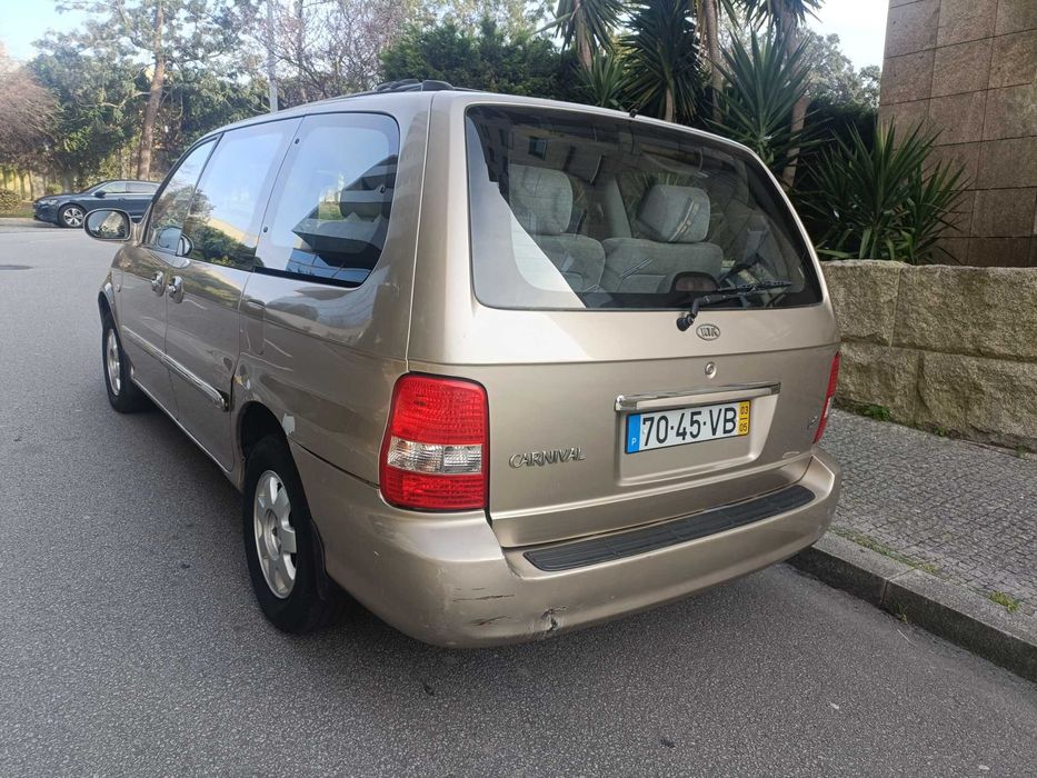 Kia Carnival 2.9TD