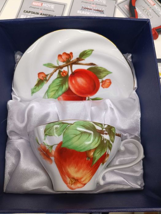 Teacup with Saucer64564245616642120