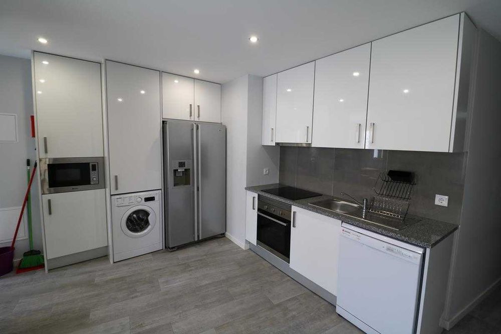 Apartamento T4 férias em São Martinho do Porto, com internet