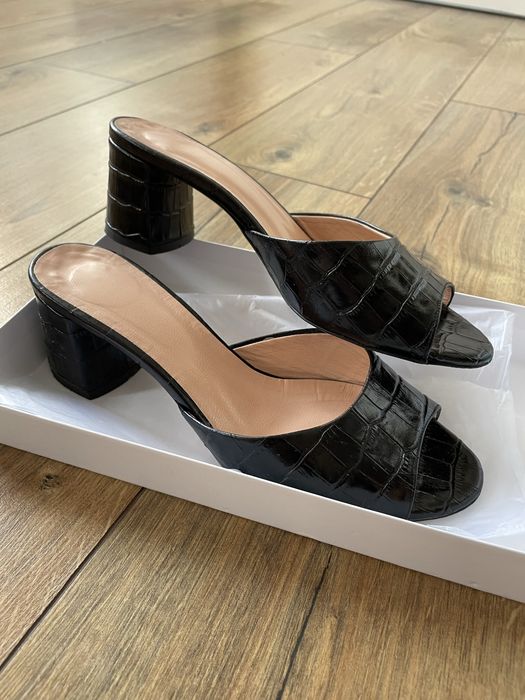 Босоніжки 38 розмір