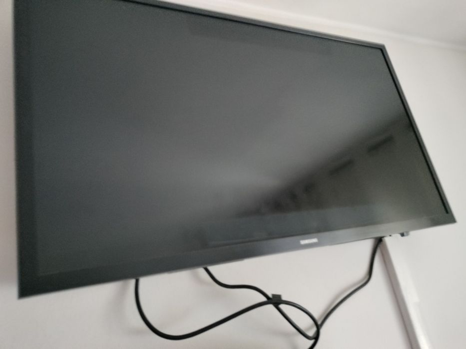 2 Televisões de 32 polegadas