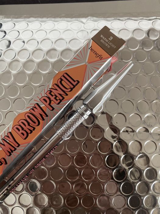 Kredka do brwi precisely my brow pencil benefit 3