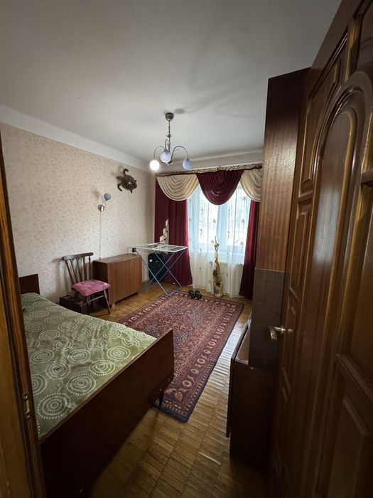 Чернігівська  2-к Лісовий проспект 6