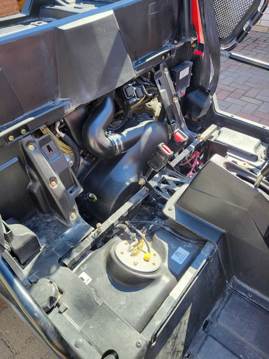 продам Polaris RZR800 стан нового490км. 8600$