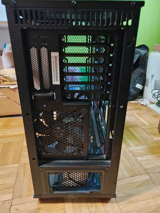 be quiet! Dark Base 700