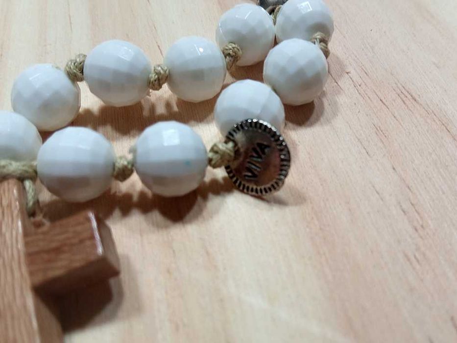 Cruz De Madeira Com Contas