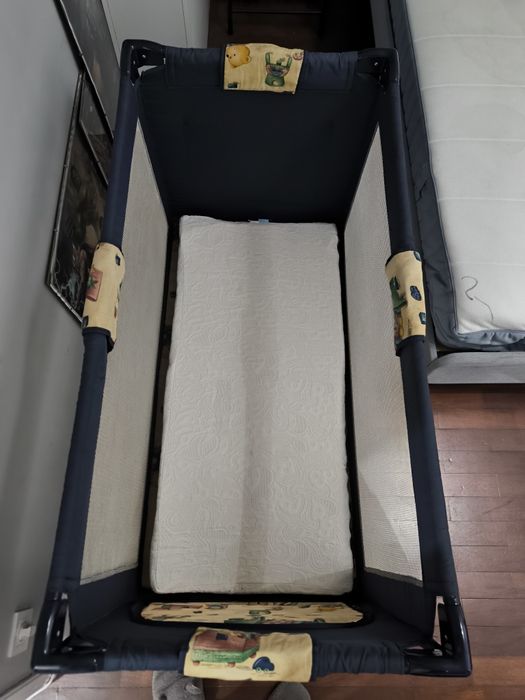 Cama de viagem  e playground