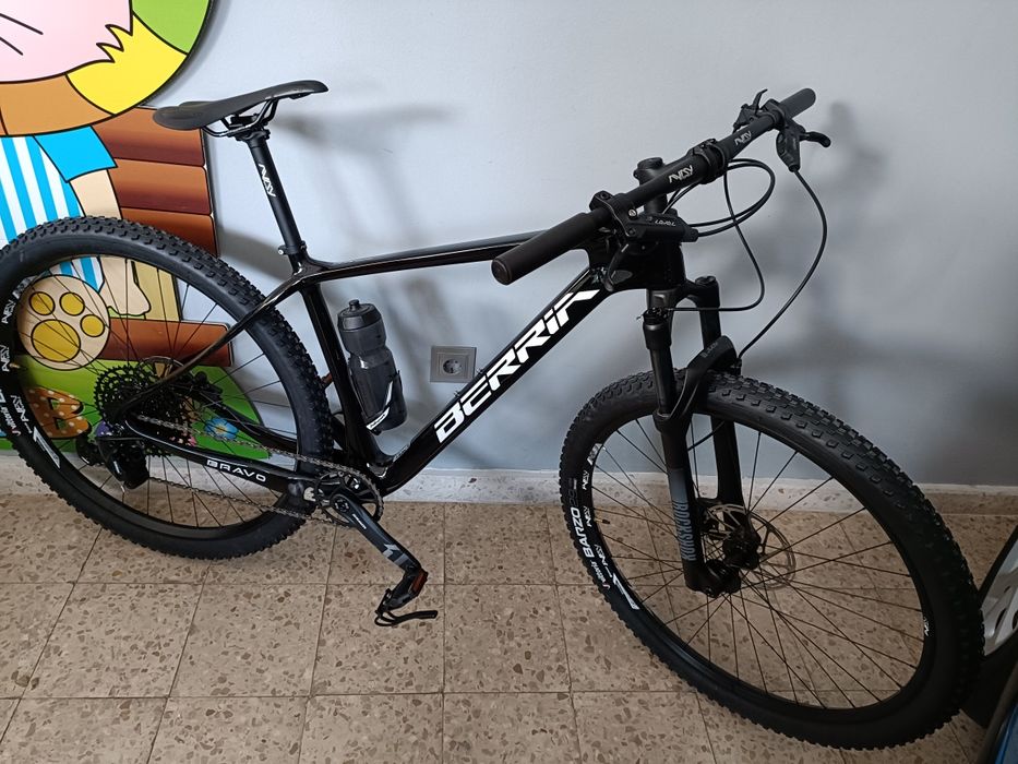 Bicicleta Btt  de Carbono Berria roda 29 de 2023 ou troco