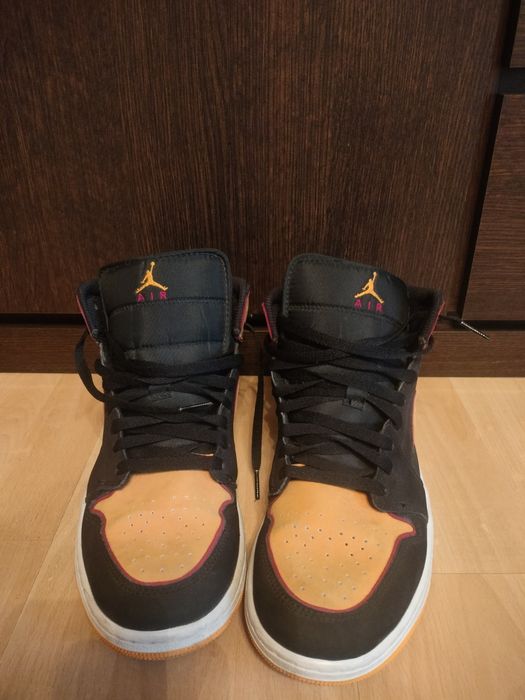 Nike jordan Mid 1
