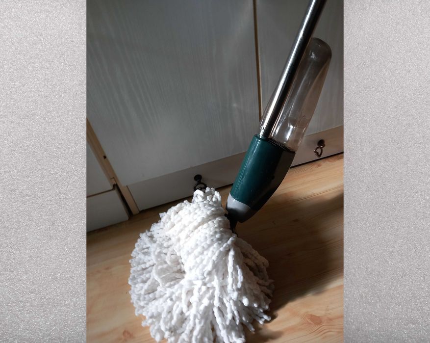 Mop obrotowy ze spryskiwaczem