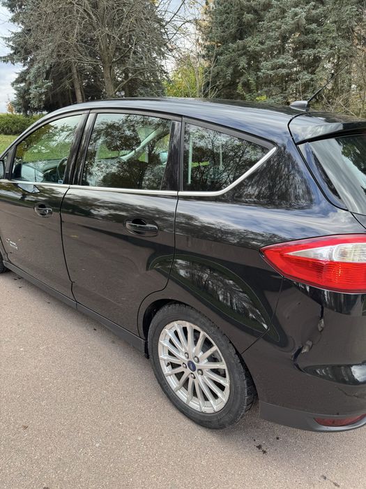 Ford C max підзаряджуваний  гібрид Продаю терміново в звязку переїздом