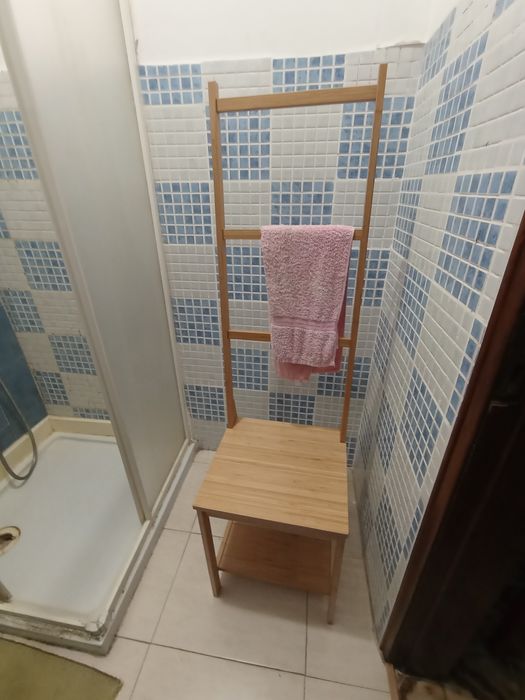 Cadeira com Toalheiro Bambu IKEA - Modelo: RAGRUND Como nova.