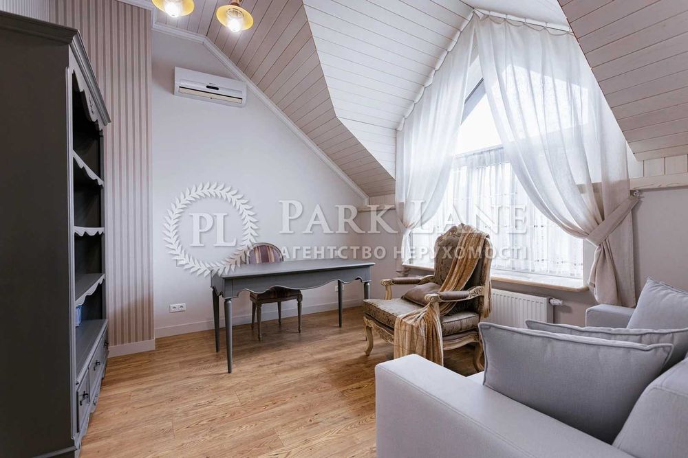 Продаж якісного будинку з просторою територією в Лісниках