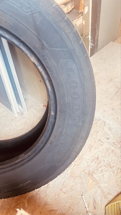 Резину 215/65R16c 109/107T.   2 шт