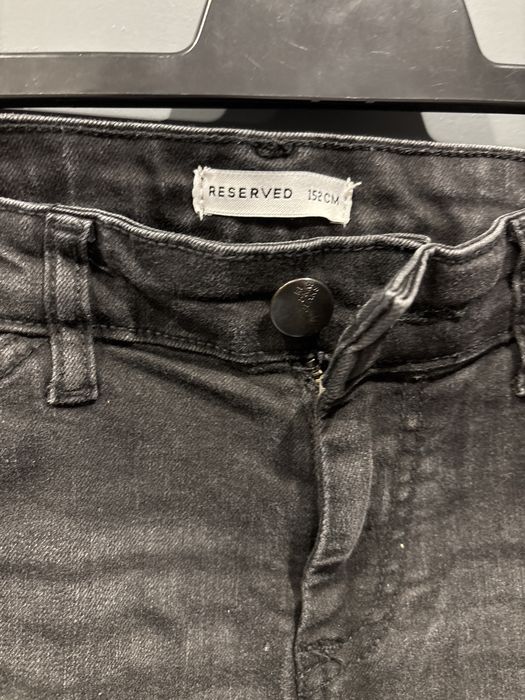 Czarne spodniejeansowe Reserved 152 (36)