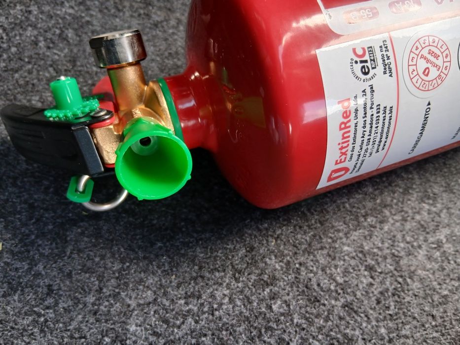 Vendo Extintores de Incêndio de 2 Kg, com Soporte, extintore Novos