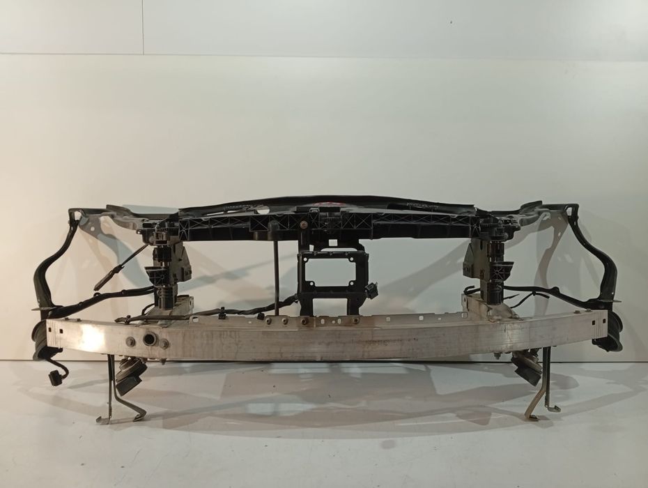 Mercedes E W212 Lift Pas przedni kompletny - 18390