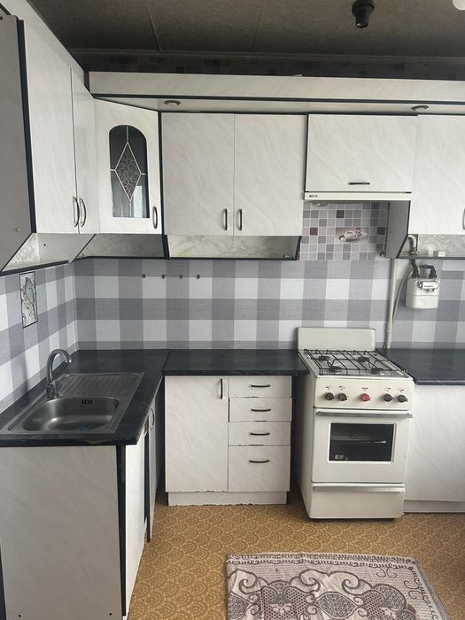 1 кім біля АТБ НА Піщаному