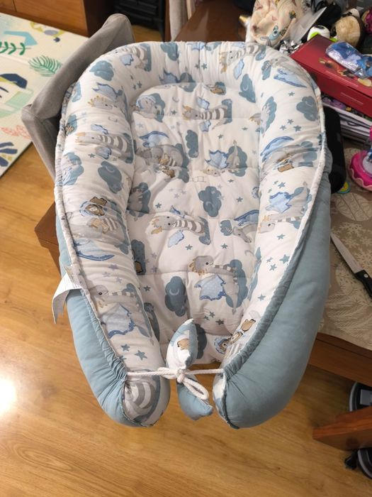 Ninho para bebé, praticamente novo
