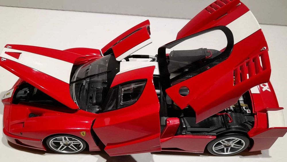 1/18 ferrari fxx 2005 (hotwheels elite)