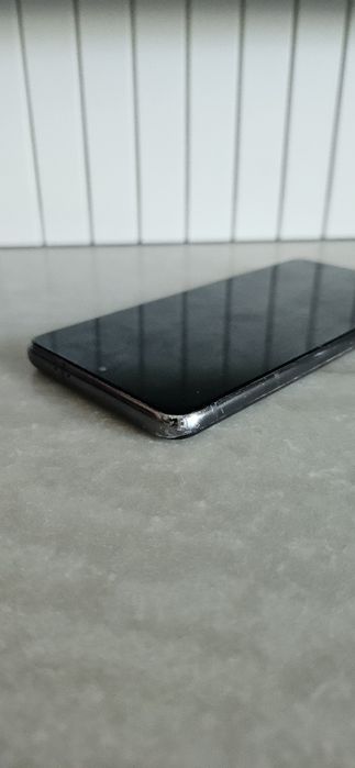 Samsung Galaxy S21 5G 8GB / 128GB