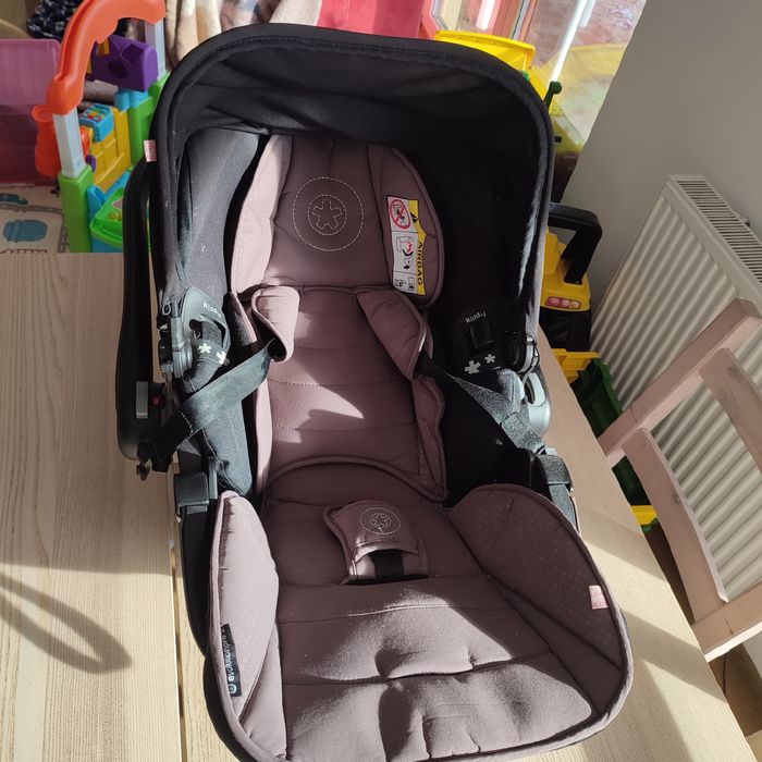 Rozkładany do leżenia fotelik Kiddy Evolution pro 2 0-13 kg