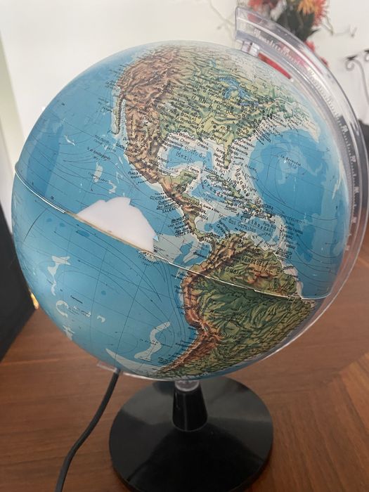 Globo terrestre electrificado