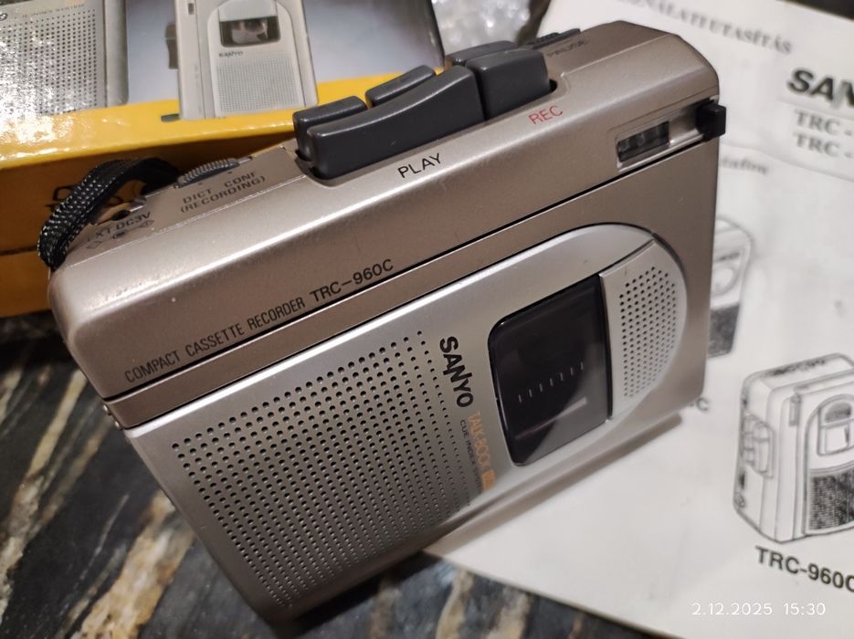 Walkman Sanyo TRC-960C dyktafon po wystawowy.